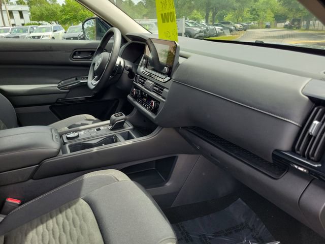 Used 2025 Nissan Pathfinder S AWD/4WD image 33
