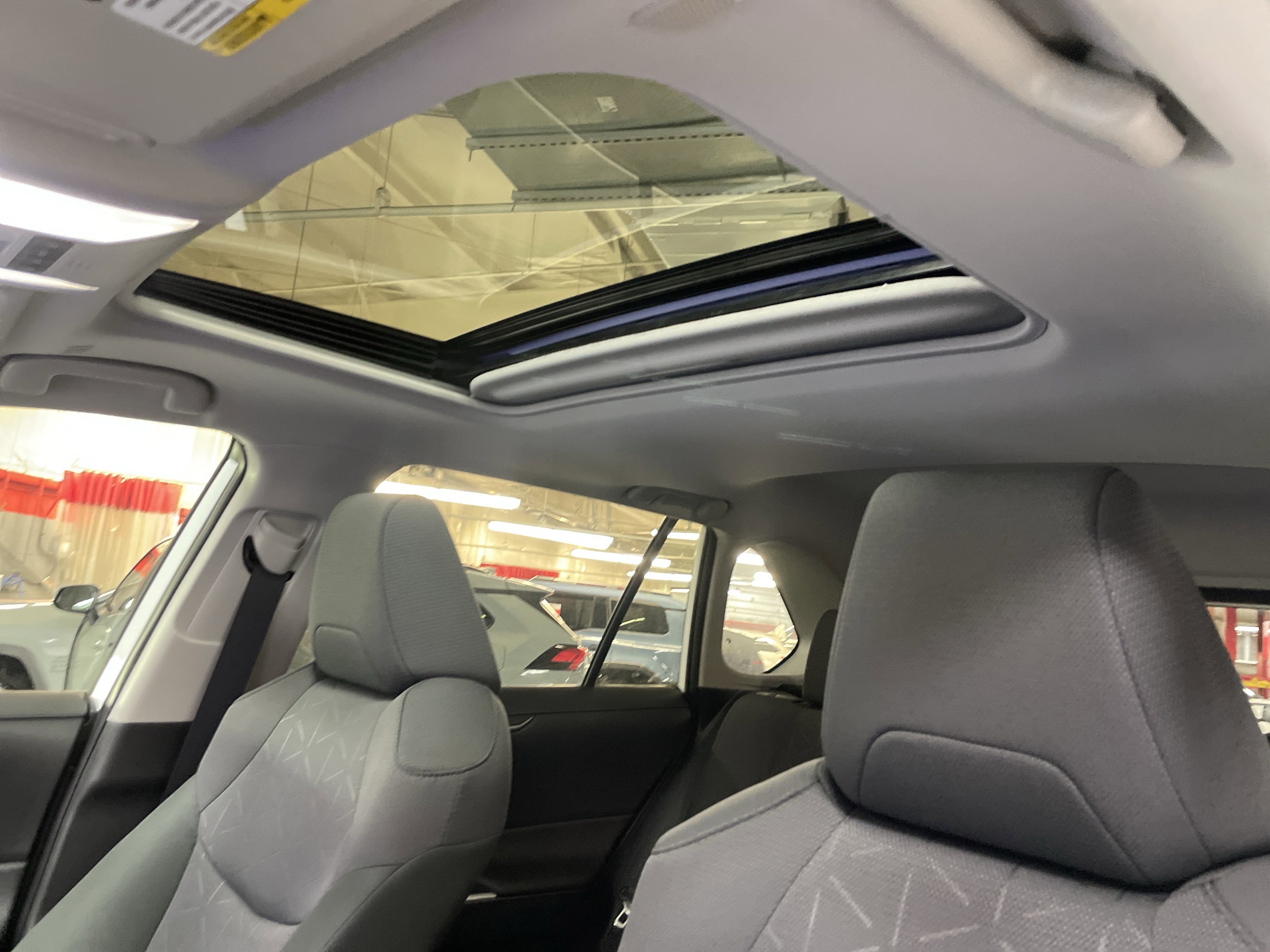 Used 2025 Toyota RAV4 XLE w/ Convenience Package image 28