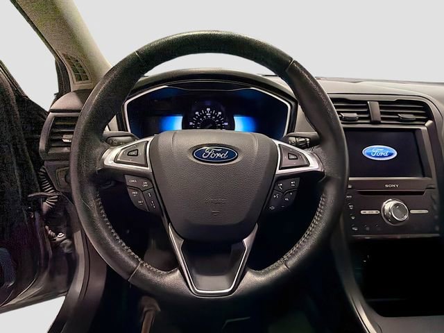 Used 2019 Ford Fusion Energi Titanium FWD image 10