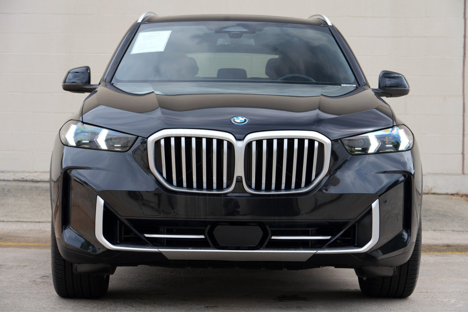 Used 2024 BMW X5 xDrive50e w/ Parking Assistance Package AWD/4WD image 7