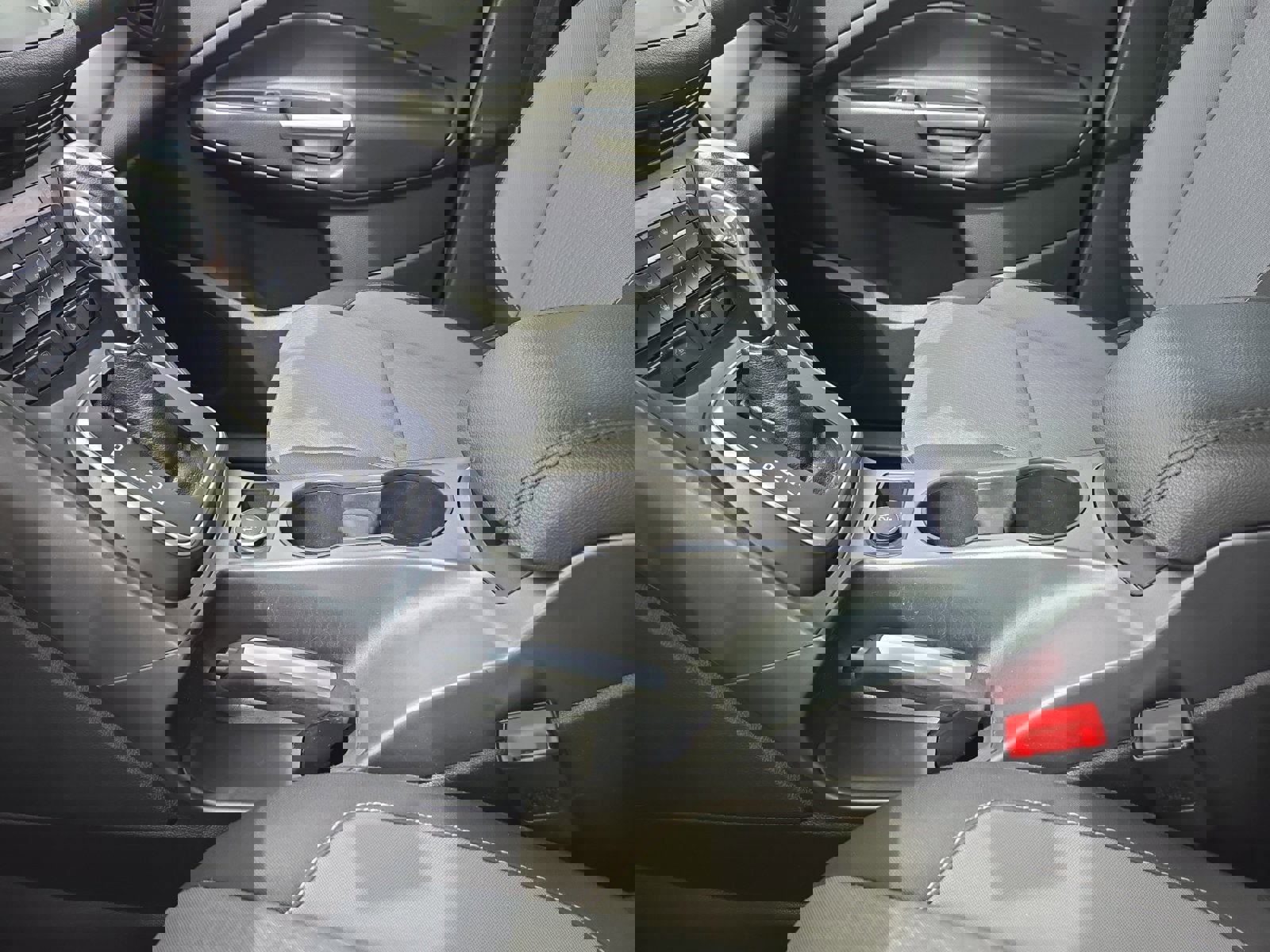 Used 2017 Ford C-MAX Energi SE w/ Equipment Group 401A FWD image 22