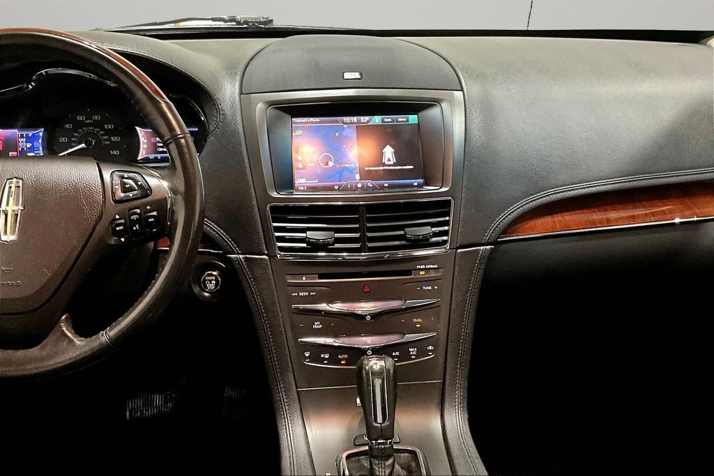 Used 2013 Lincoln MKT AWD image 9