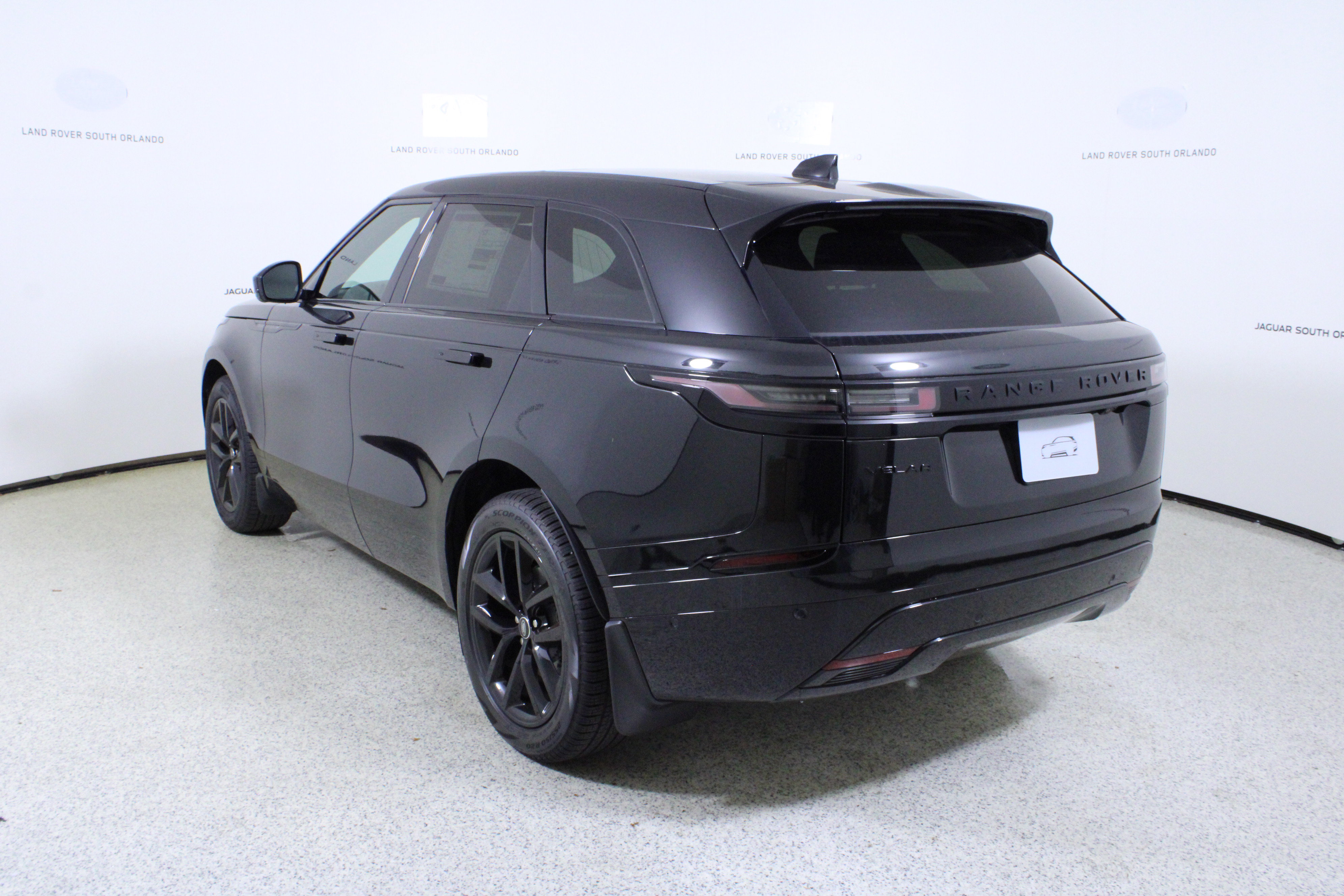 New 2026 Land Rover Range Rover Velar Dynamic SE image 5