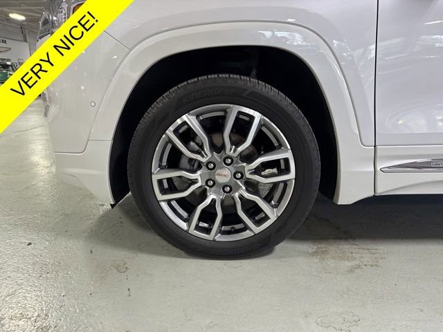 Used 2024 GMC Terrain Denali w/ Denali Premium Package image 9