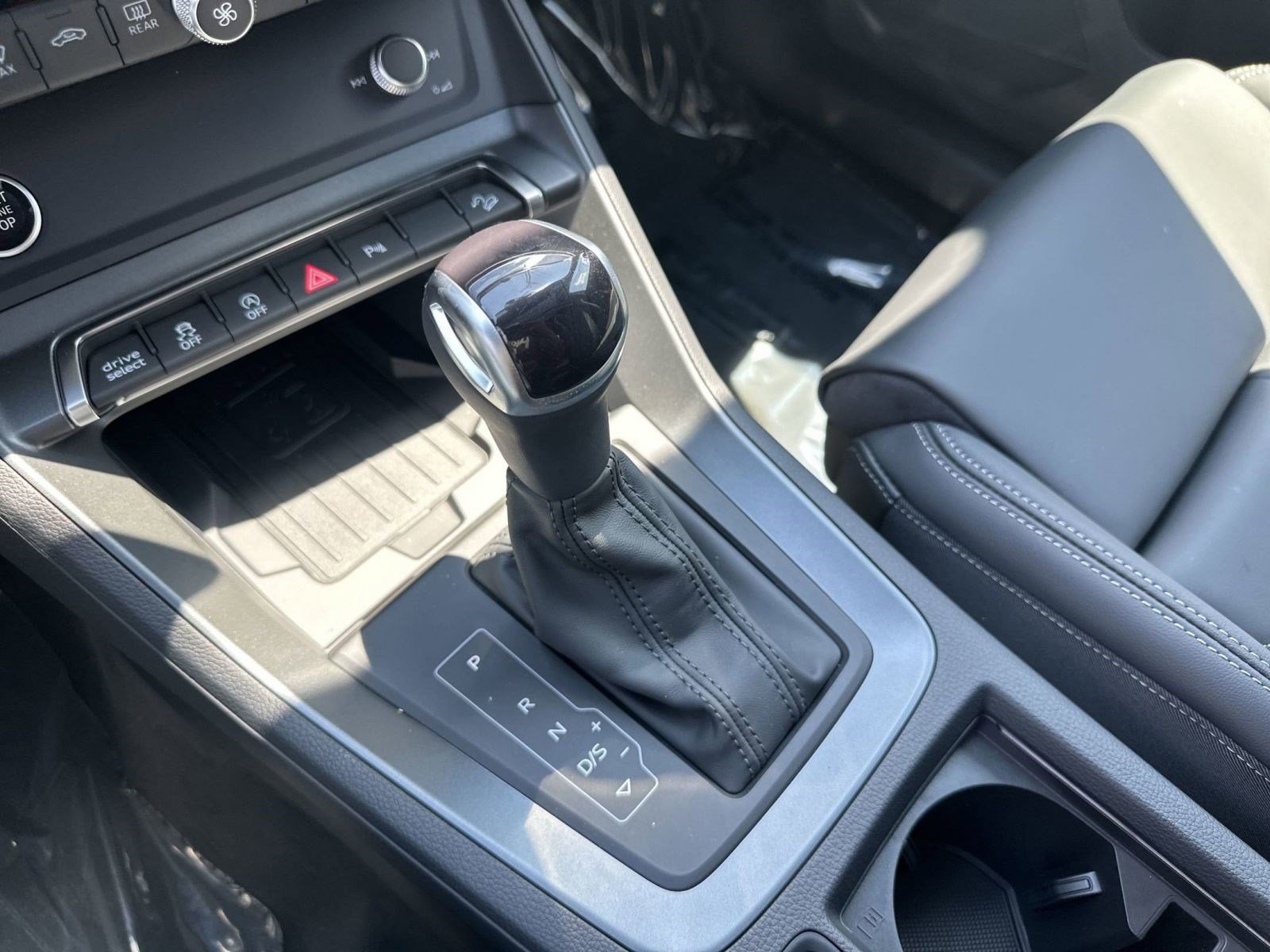 New 2025 Audi Q3 2.0T Premium image 15