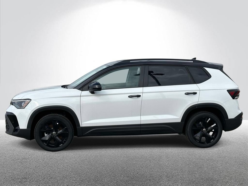 New 2025 Volkswagen Taos SE FWD image 2