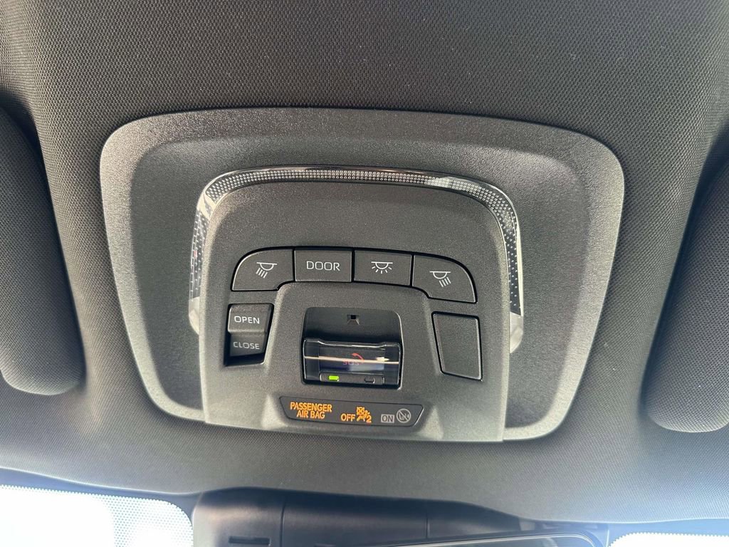 Used 2023 Toyota Crown Limited image 24