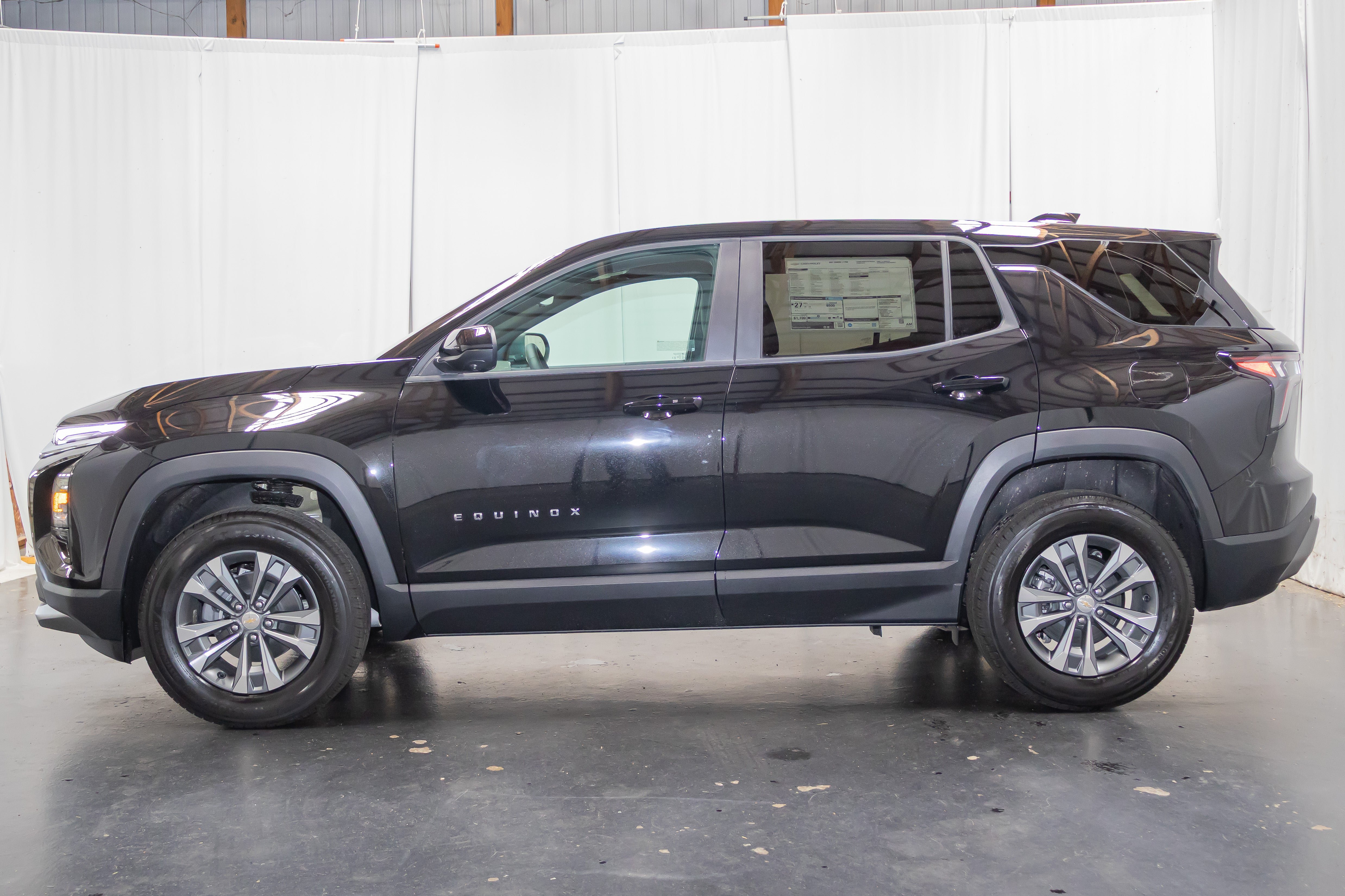 New 2027 Chevrolet Equinox LT w/ Safety and Technology Package FWD image 4