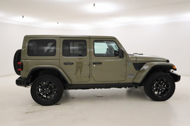Used 2025 Jeep Wrangler Unlimited Sahara image 2