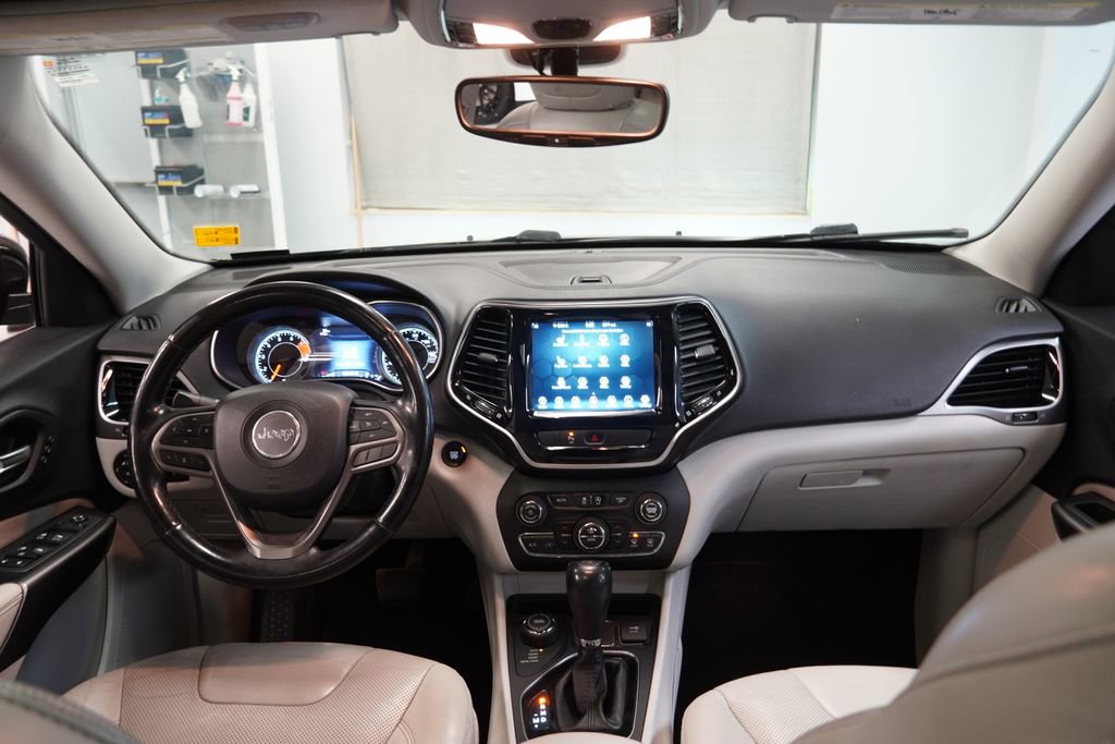 Used 2019 Jeep Cherokee Limited image 15