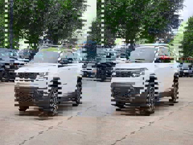 New 2026 Jeep Cherokee Laredo image 2