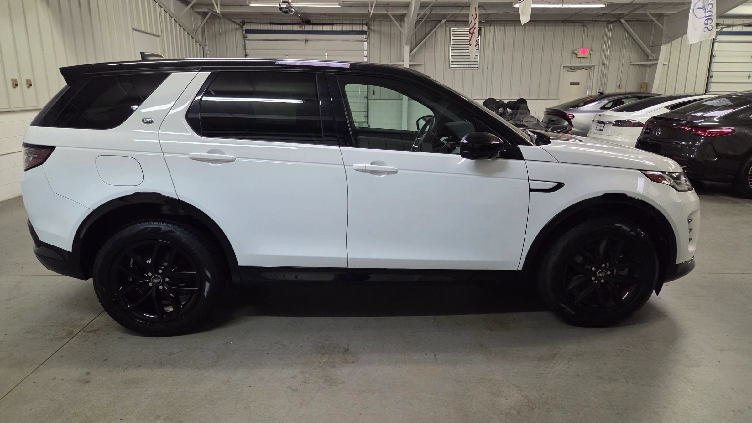Used 2024 Land Rover Discovery Sport Dynamic SE AWD/4WD image 9