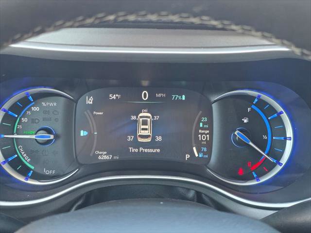 Certified 2023 Chrysler Pacifica Touring-L FWD image 39