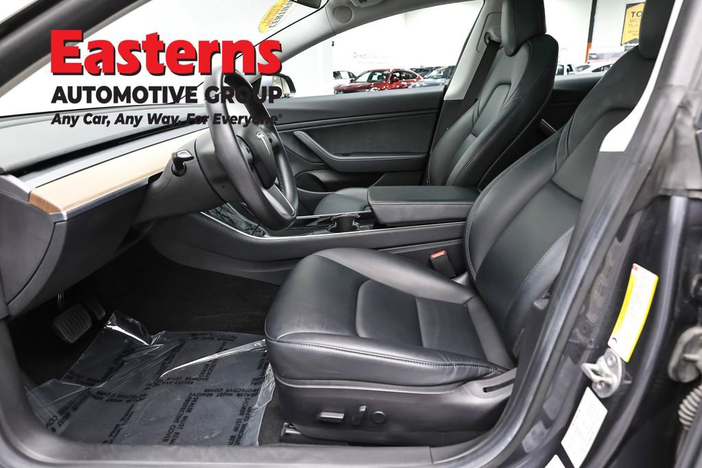 Used 2019 Tesla Model 3 Standard Range image 14