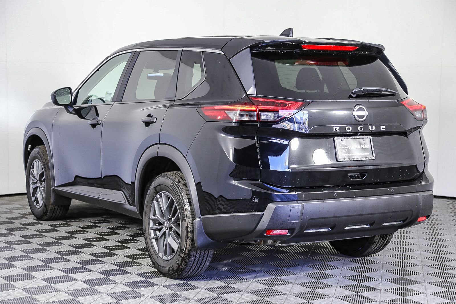 New 2026 Nissan Rogue S image 6