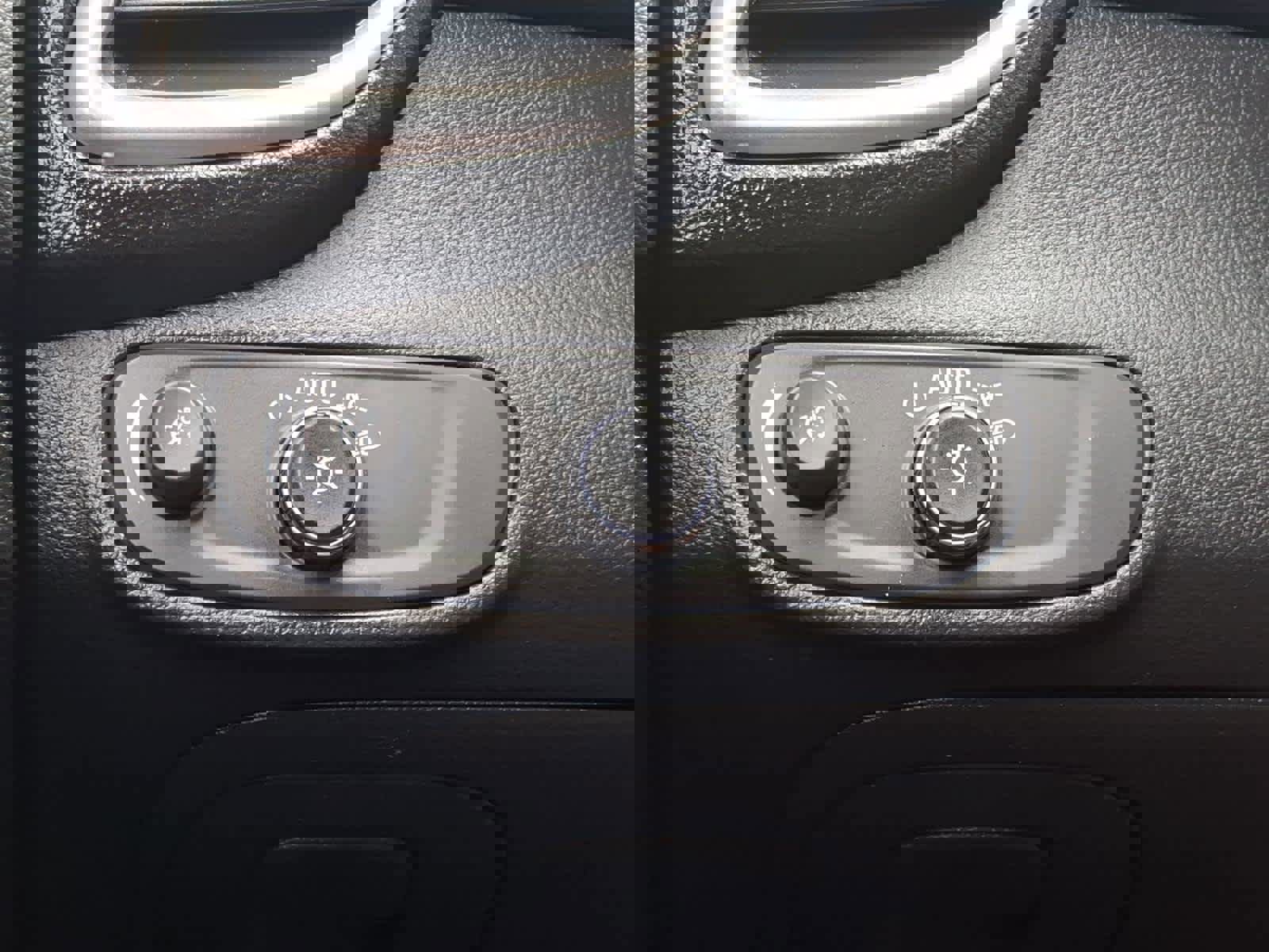 Used 2021 Chevrolet Trax LT w/ Sport Edition image 10