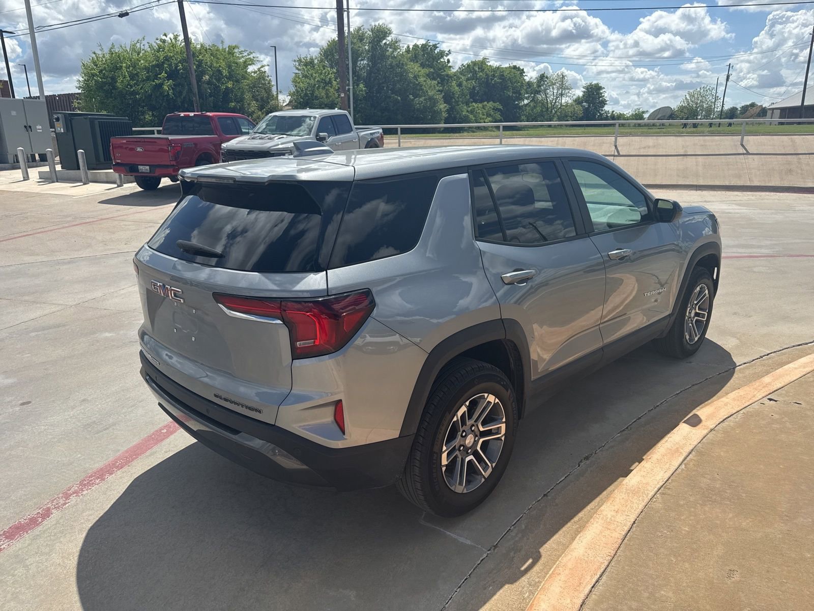 Used 2025 GMC Terrain Elevation image 5