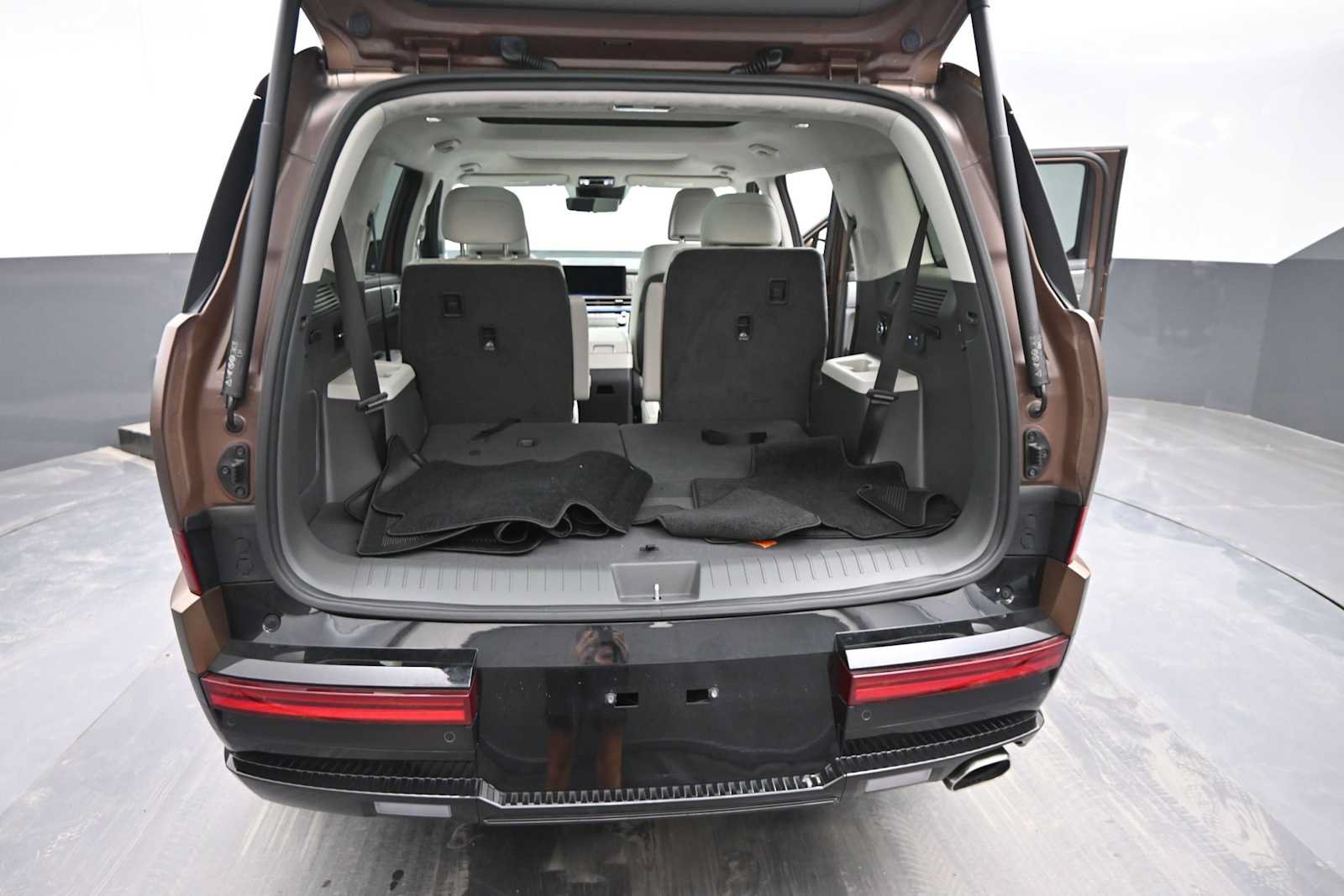 Used 2025 Hyundai Santa Fe Calligraphy AWD/4WD image 15