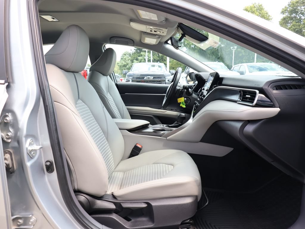 Used 2022 Toyota Camry SE FWD image 30
