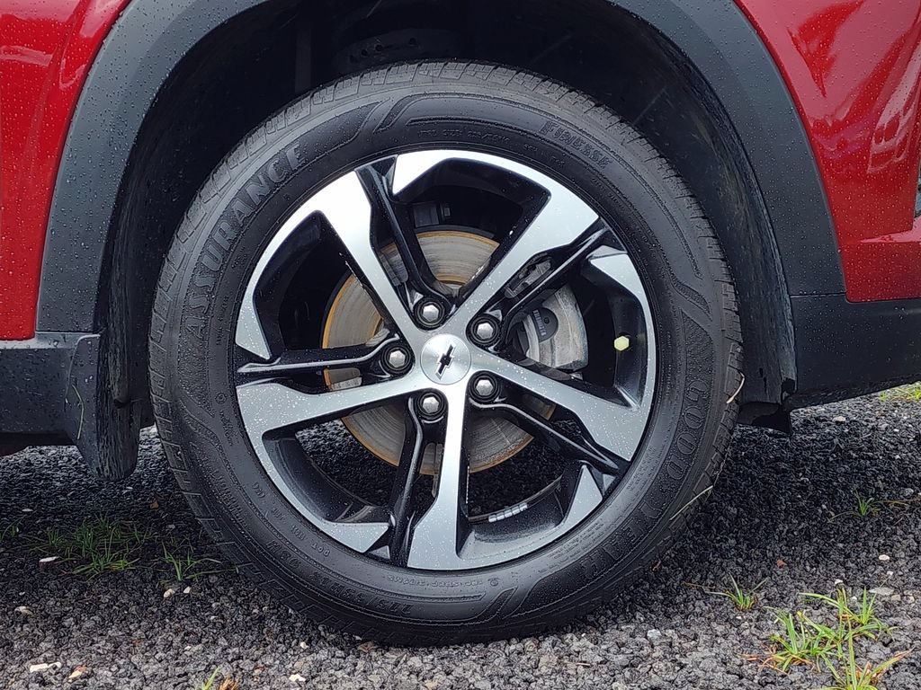 Used 2025 Chevrolet Trax RS FWD image 11