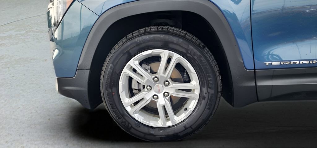 Used 2024 GMC Terrain SLE image 10