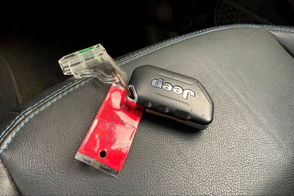 Used 2021 Jeep Wrangler Unlimited Rubicon 4xe w/ Dual Top Group image 13