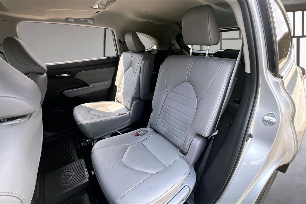 Used 2023 Toyota Highlander XLE image 21