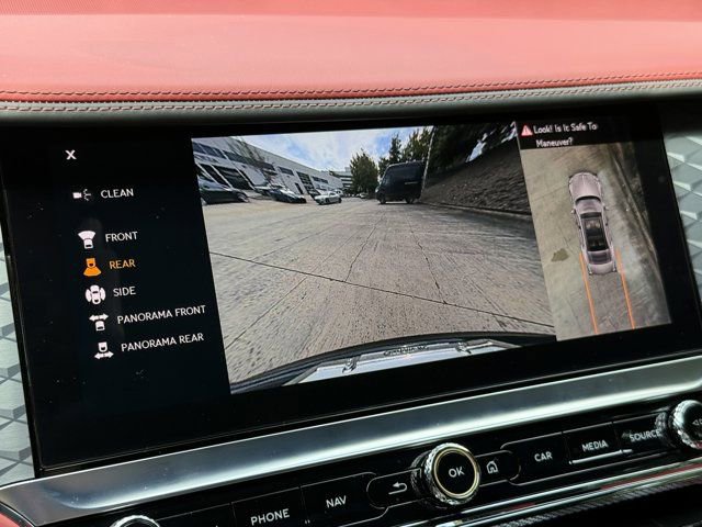 Used 2024 Bentley Flying Spur Azure image 20