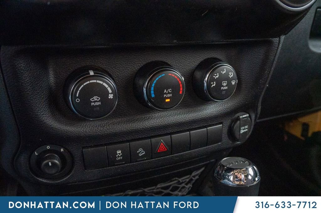 Used 2013 Jeep Wrangler Unlimited Sport AWD/4WD image 9