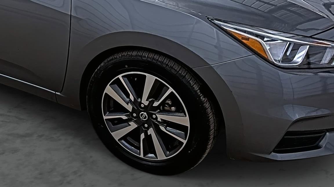 Used 2022 Nissan Versa SV image 14