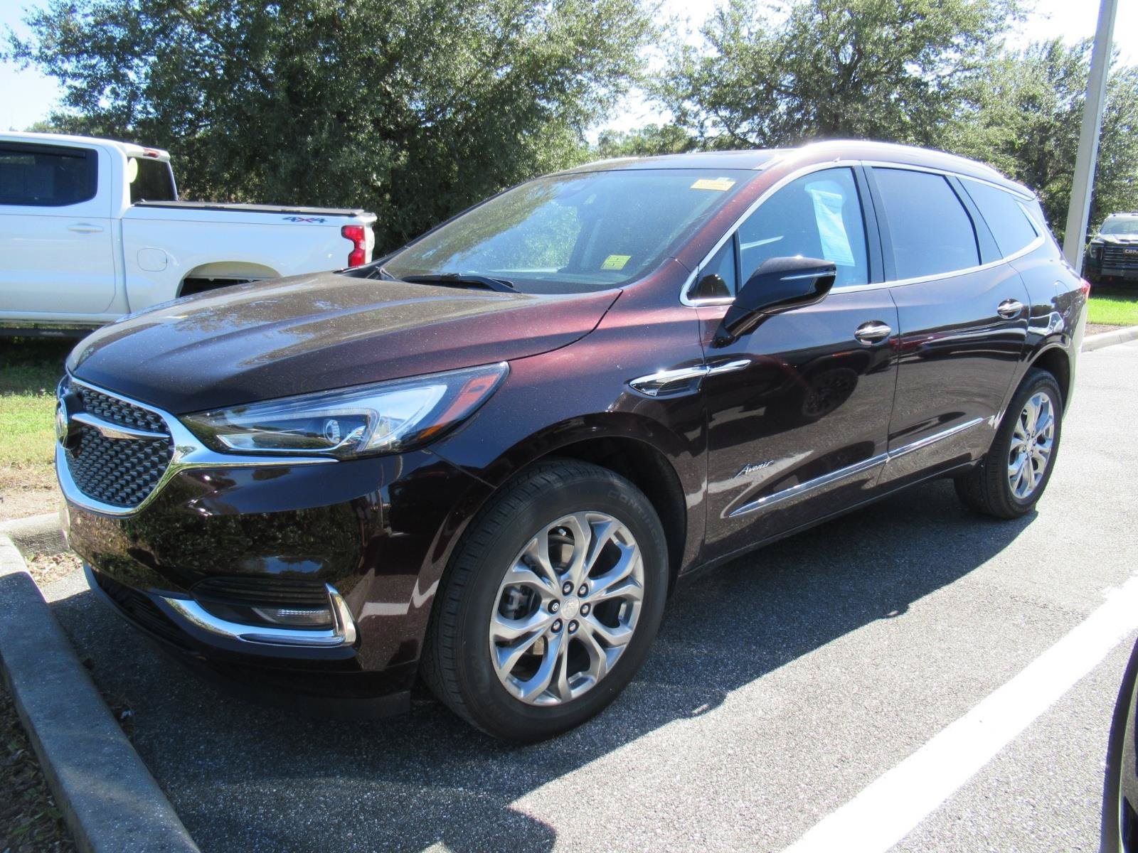 Used 2021 Buick Enclave Avenir w/ Avenir Technology Package FWD image 2
