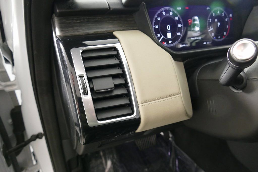 Used 2019 Land Rover Discovery HSE AWD/4WD image 14