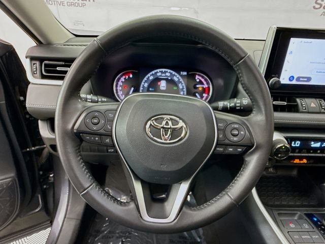 Used 2023 Toyota RAV4 XLE Premium image 11