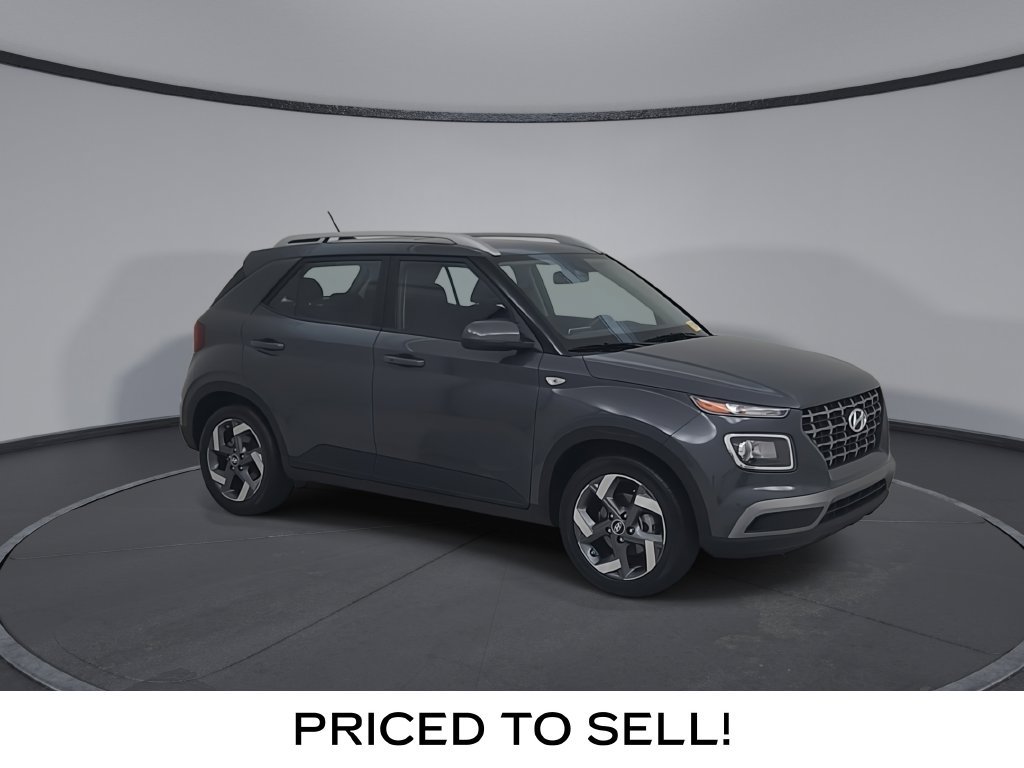 Used 2025 Hyundai Venue SEL FWD image 2
