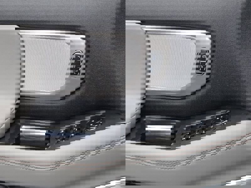 Used 2025 Ford Expedition Active image 31