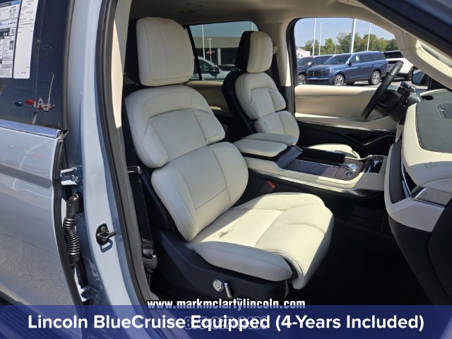 New 2027 Lincoln Navigator Premiere AWD/4WD image 17