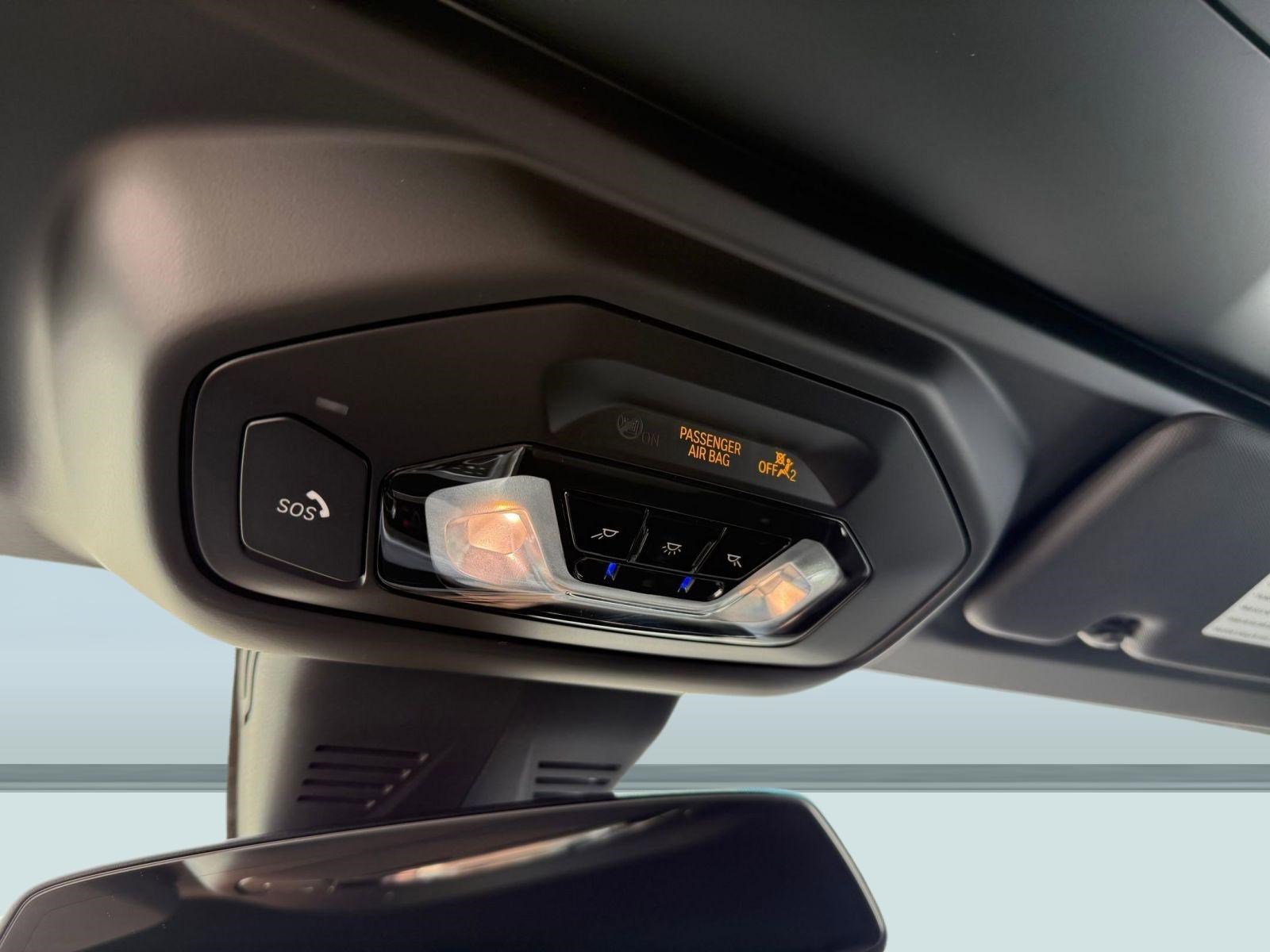 Certified 2025 BMW Z4 M40i w/ Premium Package image 16