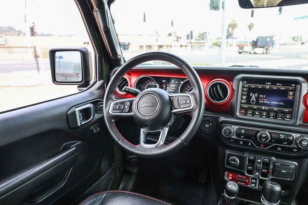 Used 2023 Jeep Gladiator Rubicon w/ LED Lighting Group AWD/4WD image 5