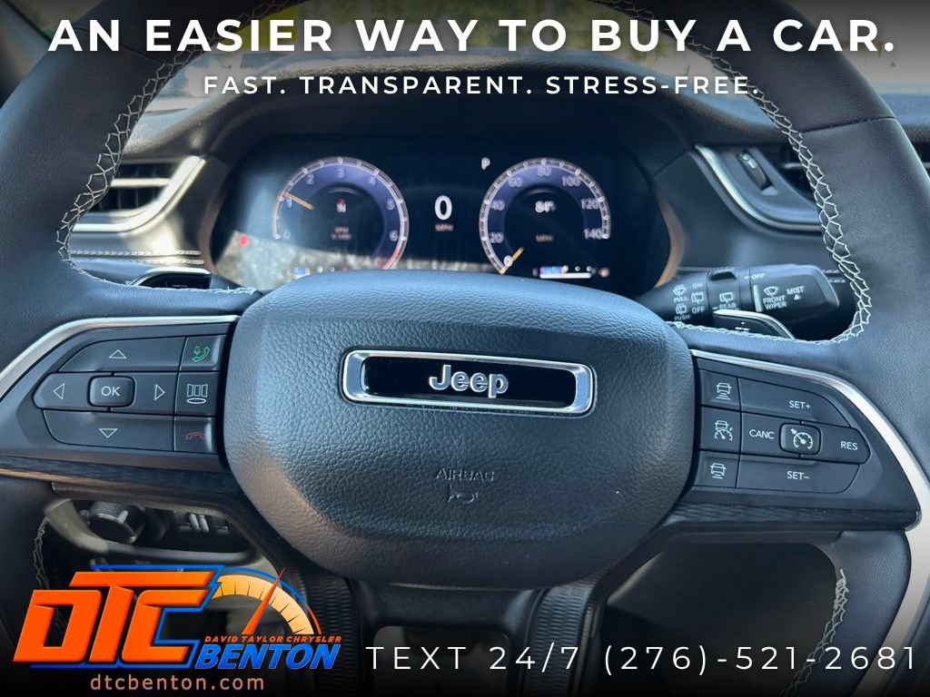 Used 2025 Jeep Grand Cherokee Altitude AWD/4WD image 13