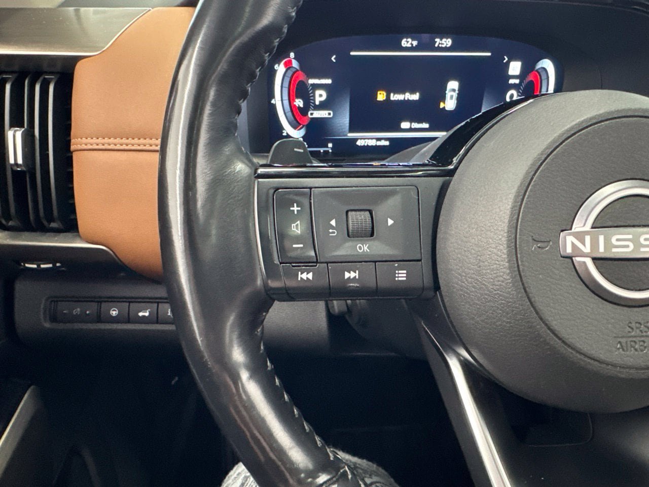 Used 2025 Nissan Pathfinder Platinum AWD/4WD image 22