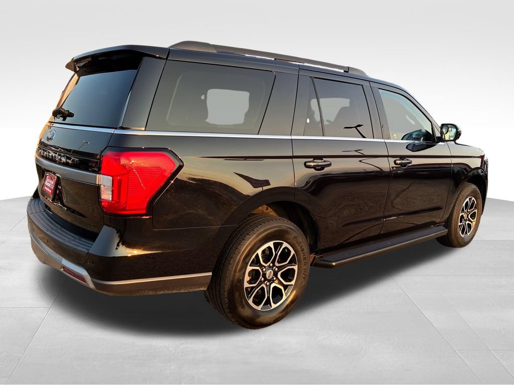 Used 2024 Ford Expedition XLT AWD/4WD image 5