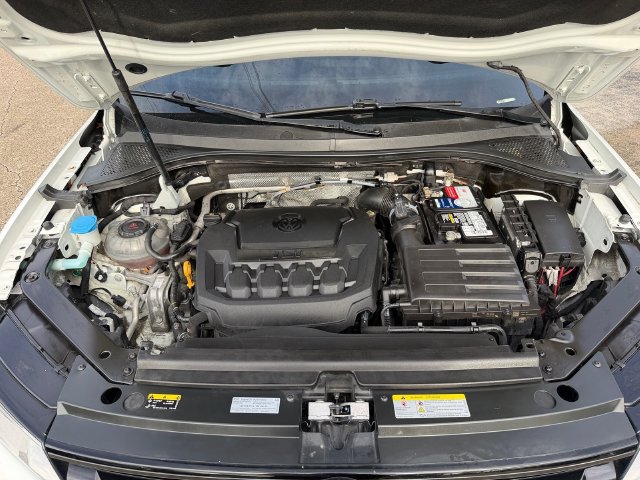 Used 2021 Volkswagen Tiguan SE R-Line FWD image 19