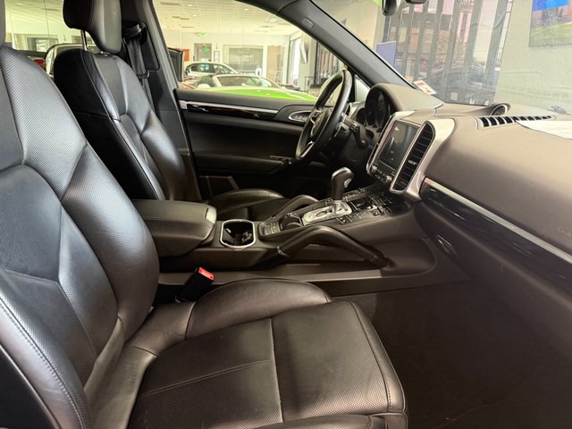 Used 2018 Porsche Cayenne Platinum Edition AWD/4WD image 13