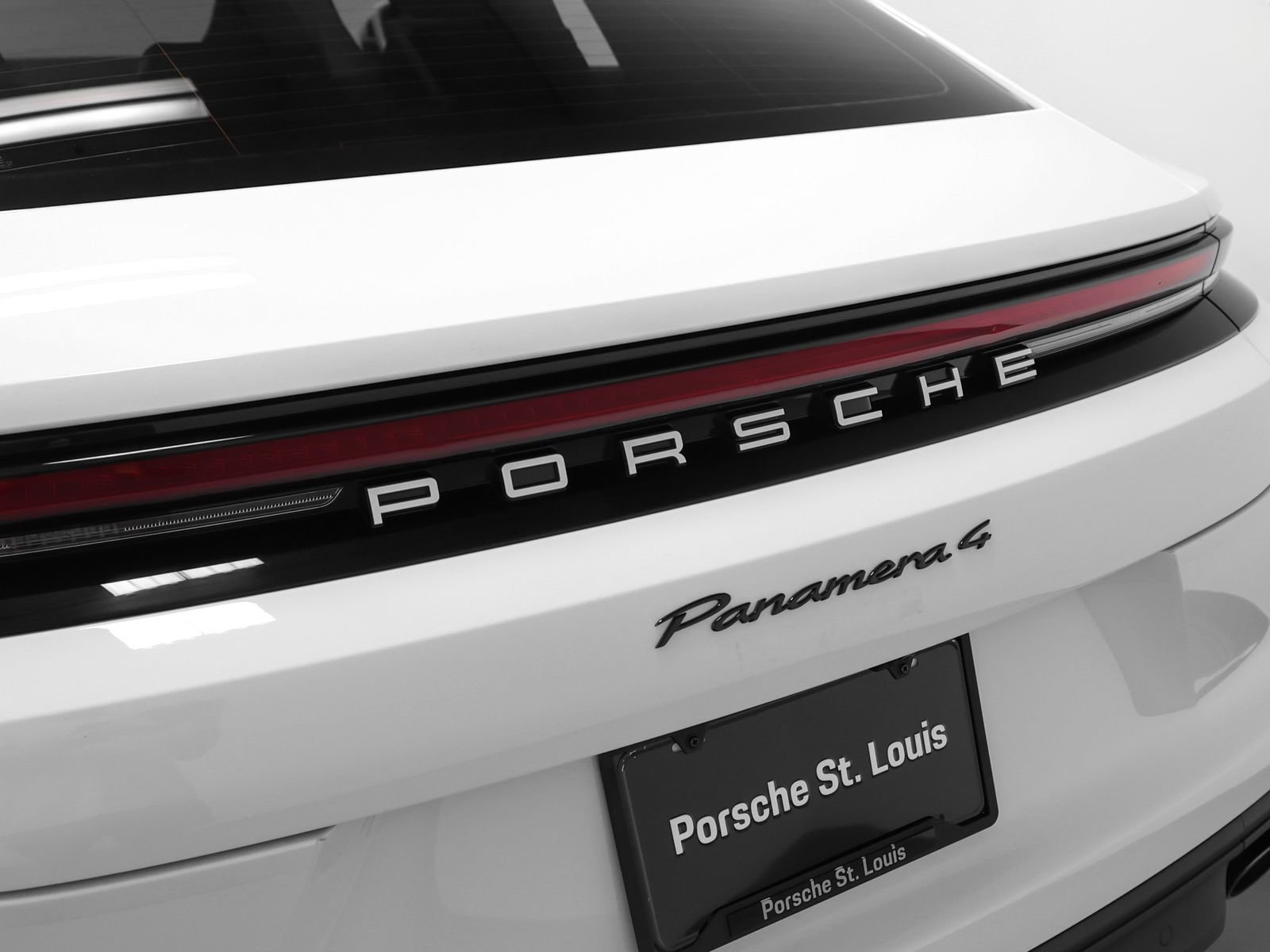 Certified 2025 Porsche Panamera 4 AWD/4WD image 19