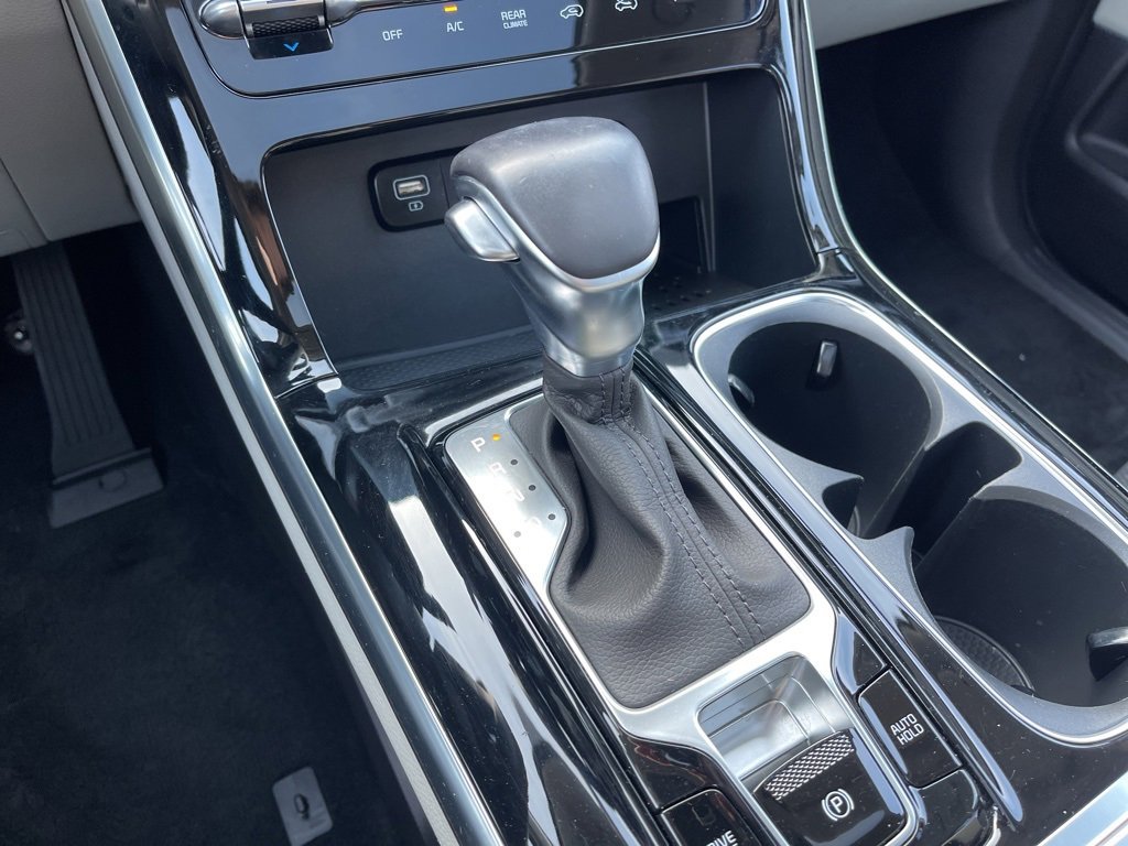 Used 2023 Kia Carnival SX Prestige image 13