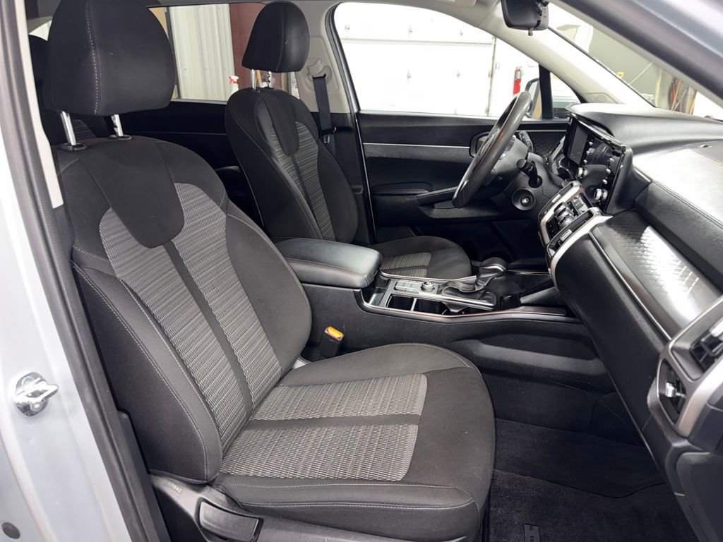 Used 2021 Kia Sorento LX FWD image 21