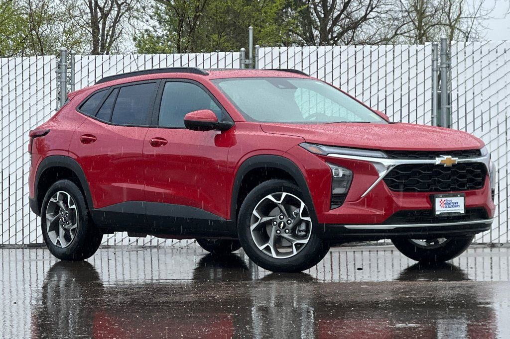 New 2026 Chevrolet Trax LT w/ Sunroof Package image 2