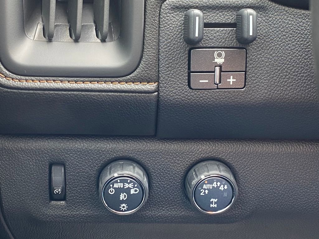 Used 2021 GMC Canyon AT4 image 27