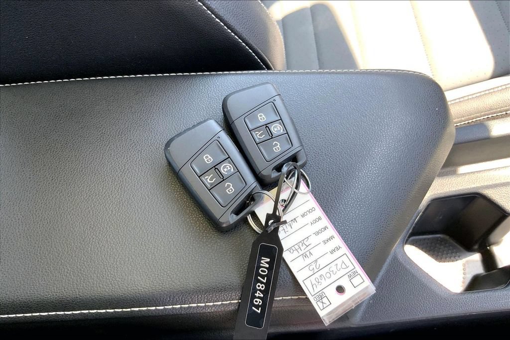 Certified 2025 Volkswagen Jetta SE w/ Sunroof Package FWD image 10