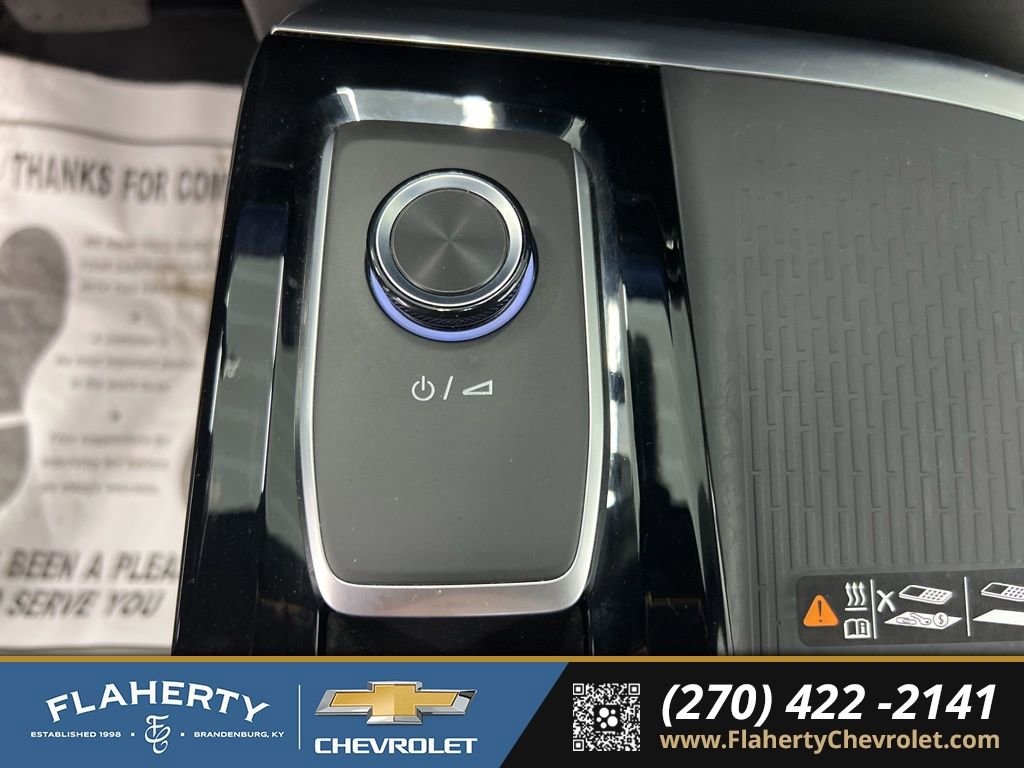 Used 2025 Buick Enclave Preferred AWD/4WD image 32